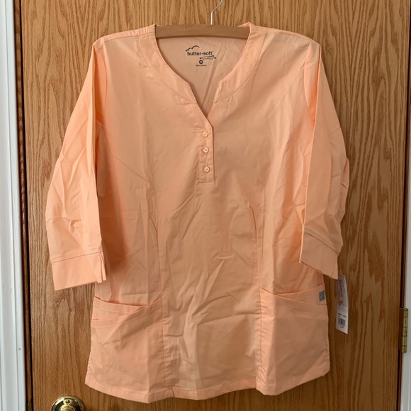 Uniform Advantage Butter Soft scrub top - Picture 1 of 4